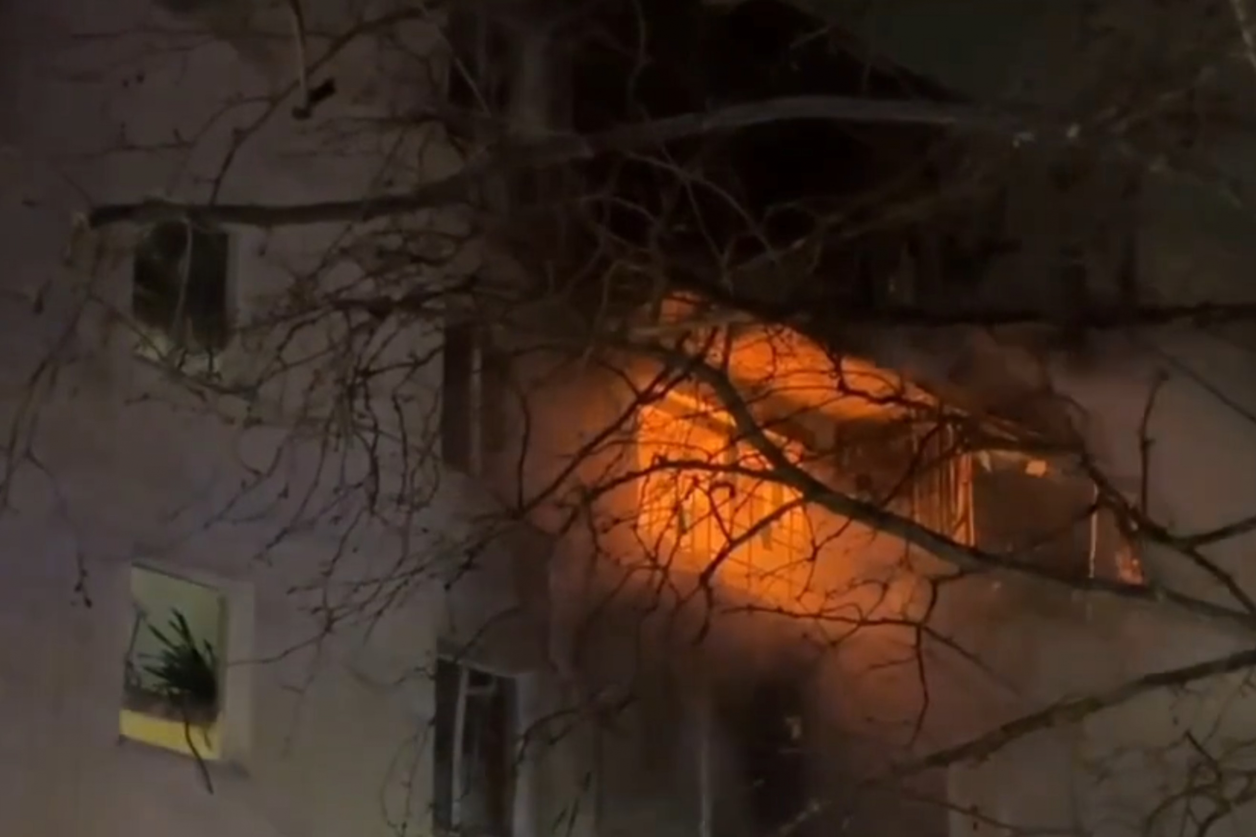 При взрыве в жилом доме в Севастополе погибли два человека, еще десять пострадали