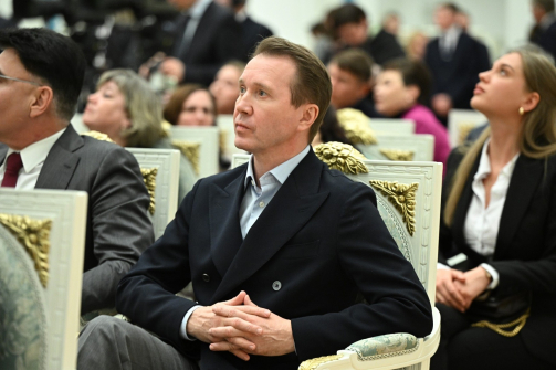 Евгений Миронов попросил Владимира Путина дать старт театральному фестивалю «Вершина» на Кавказе