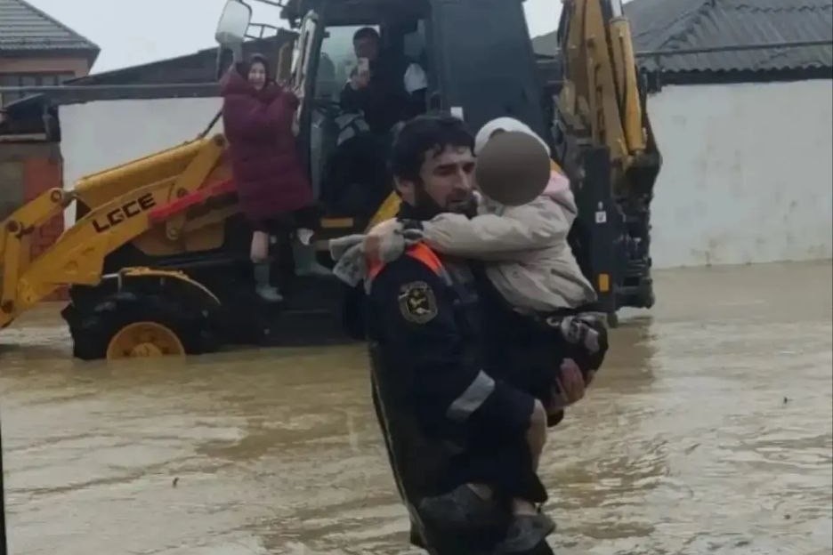 Наводнение в Дагестане назвали сильнейшим за 100 лет: эвакуированы тысячи человек, вода в Махачкале поднималась до двух метров