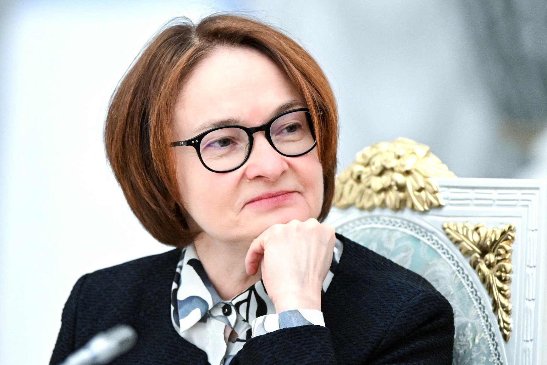 Банк России снизил ключевую ставку до 15 процентов и допустил дальнейшее смягчение политики