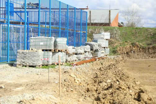 В Абинске продолжается благоустройство набережной