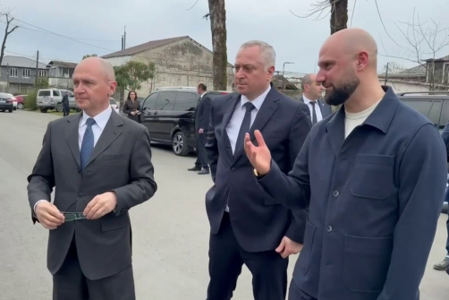 Бадра Гунба и Сергей Кириенко проверили ход реконструкции дорог в Абхазии