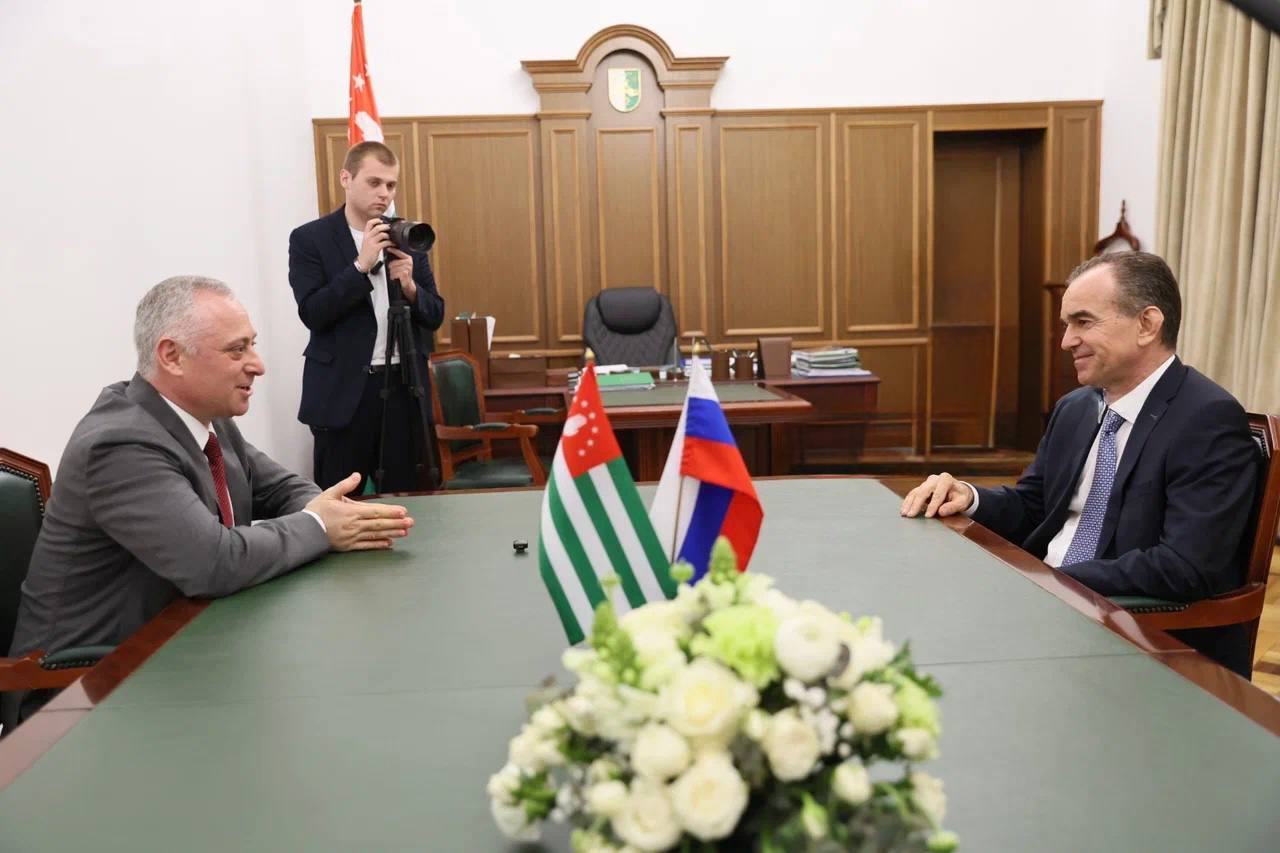 Вениамин Кондратьев встретился с Бадрой Гунба