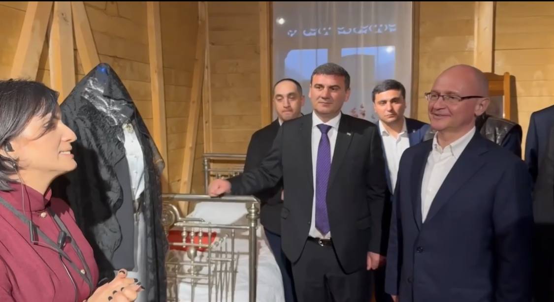 Сергей Кириенко и Бадра Гунба посетили этнопарк «Апсны» и Винный форум