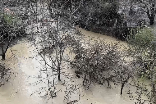 Паводки в Дагестане: обрушение дома в Махачкале, прорыв плотины в Дербентском районе, погибли женщина и ребёнок