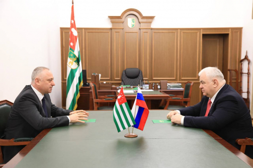 Бадра Гунба и Казбек Тайсаев обсудили российско-абхазское сотрудничество