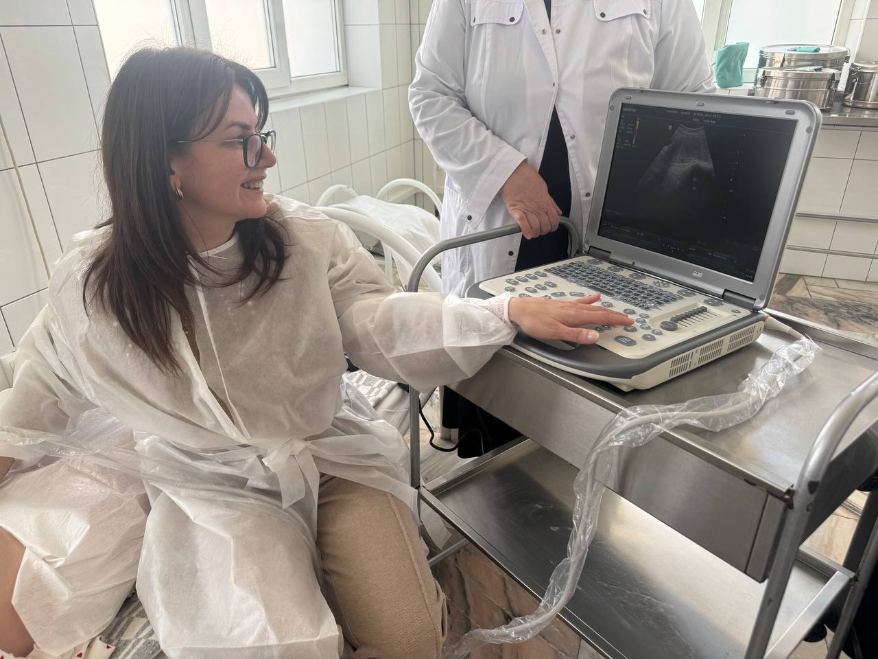 Абхазская Республиканская больница получила УЗИ-аппарат из Кабардино-Балкарии