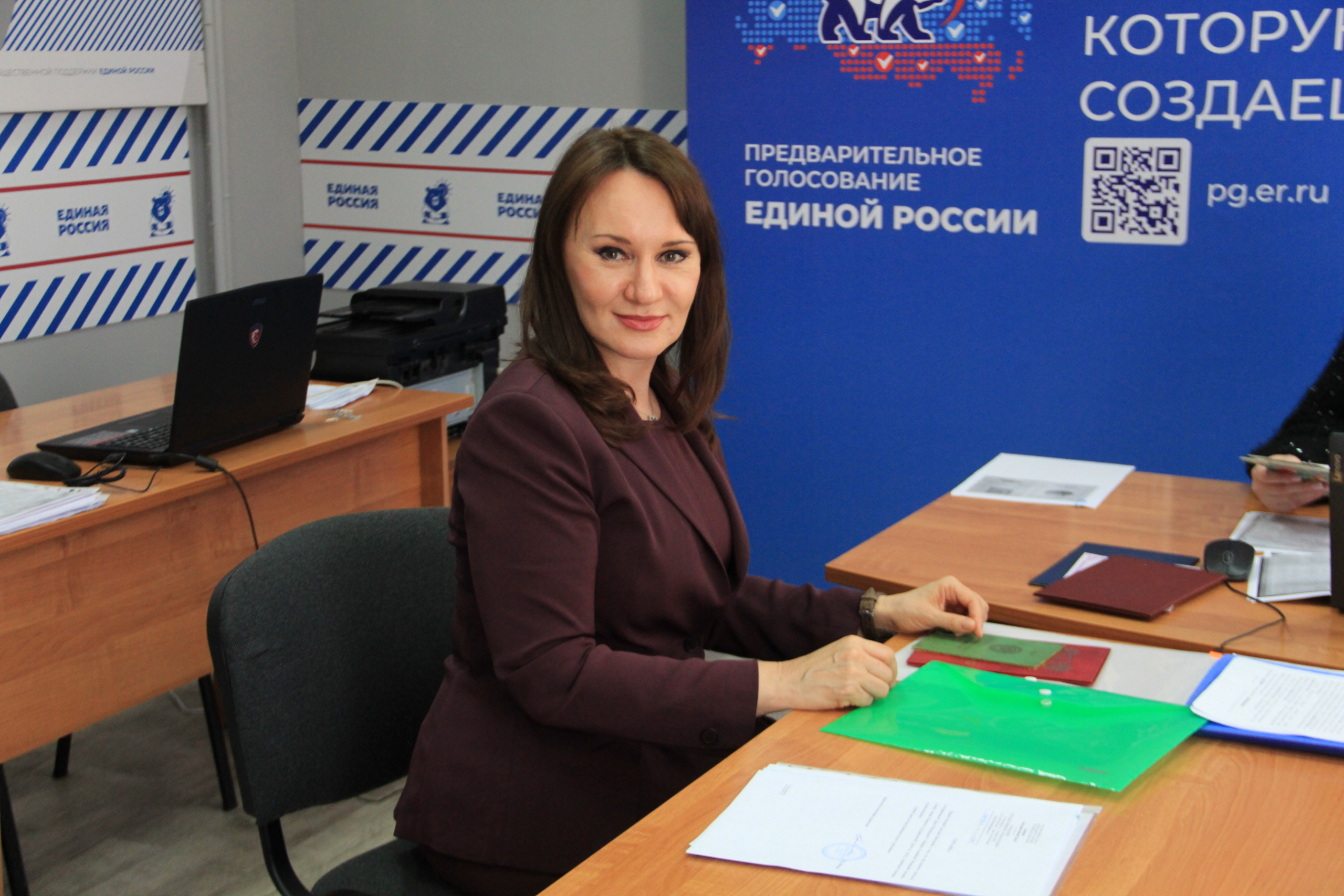 Светлана Бессараб и Дмитрий Лоцманов подали документы на участие в предварительном голосовании «Единой России»