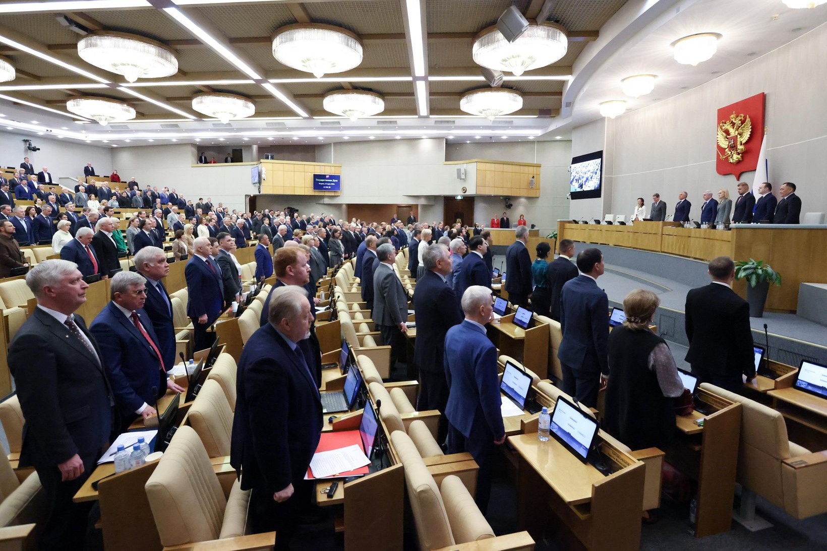 «Единая Россия» назвала приоритеты, требующие доделки: маткапитал, пособия совместителям и паритет цен