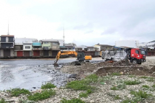 Путин направил главу МЧС в Туапсе для ликвидации последствий атаки БПЛА: вывезено 7,2 тыс. кубометров загрязненного грунта