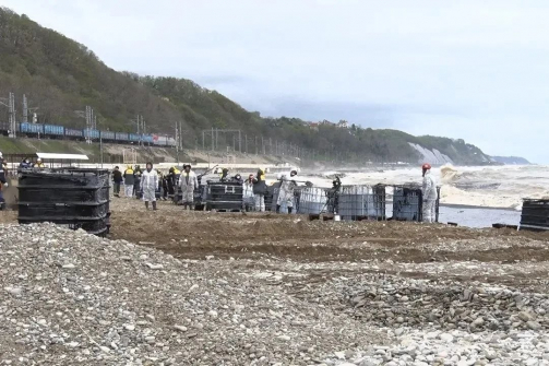 Атака БПЛА на НПЗ в Туапсе: губернатор доложил об эвакуации жителей и наращивании сил для тушения пожара