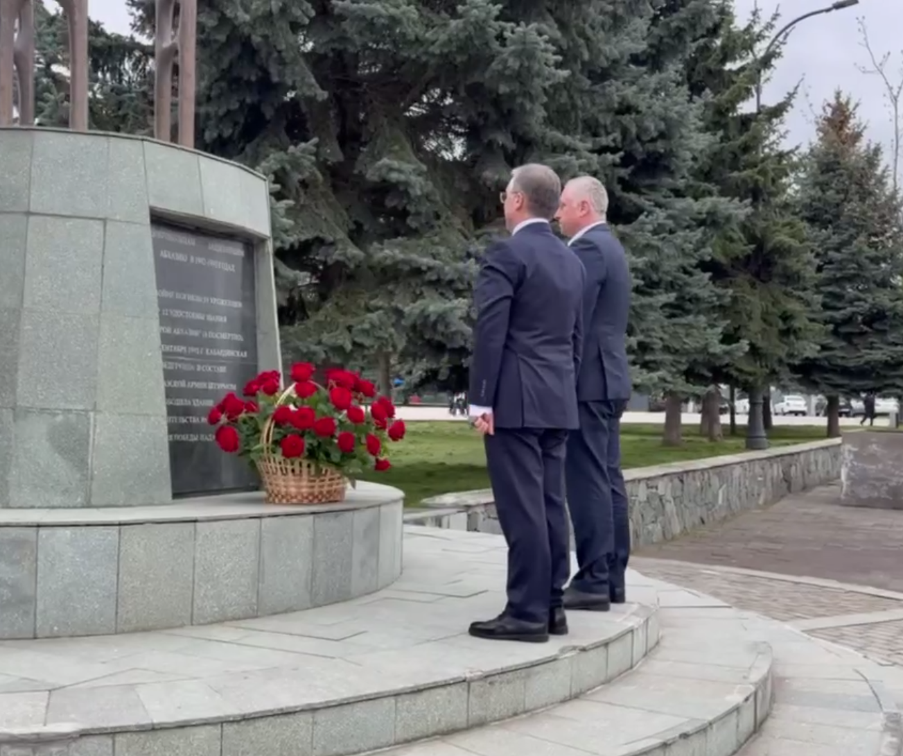 Президент Абхазии посетил Кабардино-Балкарию и встретился с ветеранами добровольческого движения