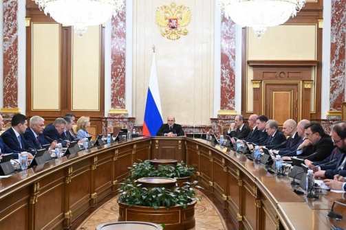 Мишустин поручил восстановить все пострадавшие от наводнения школы к началу учебного года