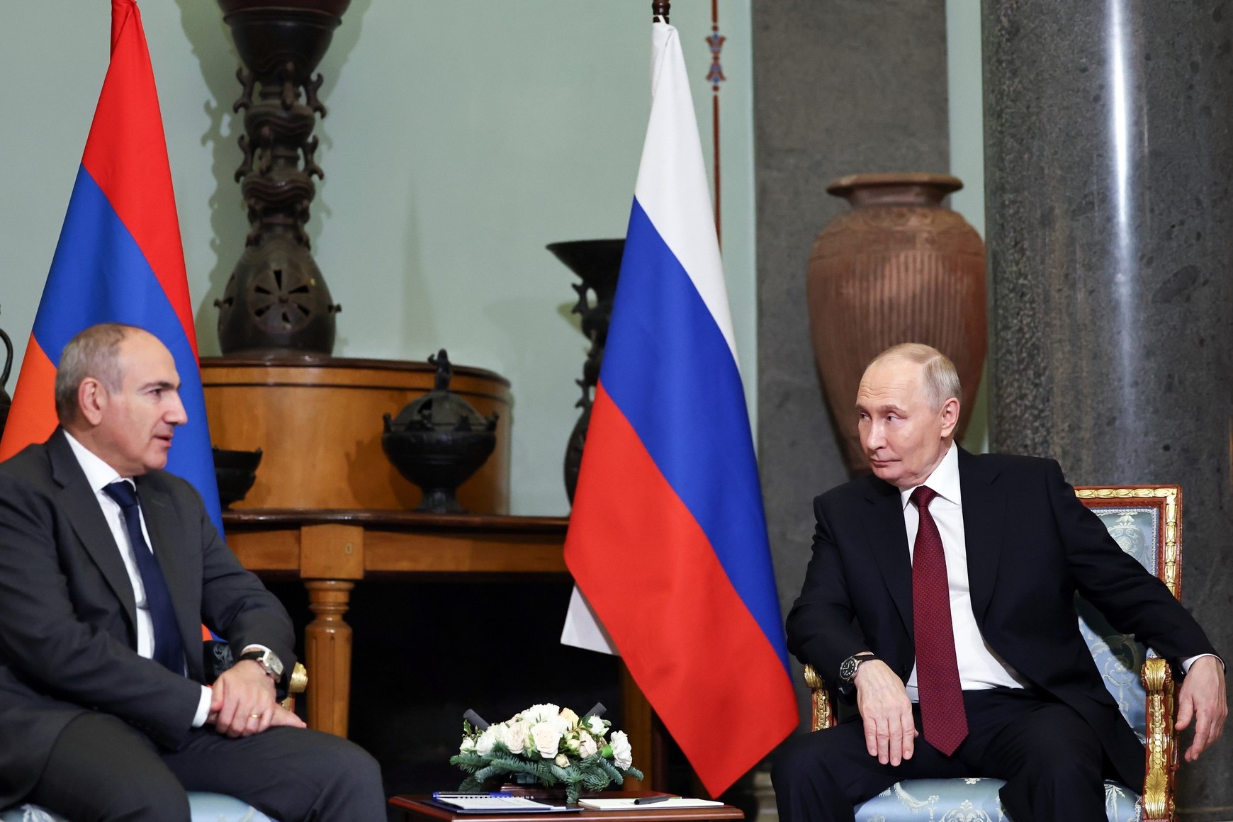 Армянские пограничники заставили кубанских армян сдать паспорта на границе с Грузией