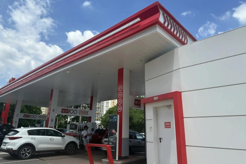 В Краснодарском крае 15 АЗС временно приостановили отпуск топлива
