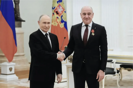 Главу КЧР Рашида Темрезова наградили орденом «За заслуги перед Отечеством»