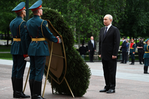 Президент России возложил венок к Могиле Неизвестного Солдата