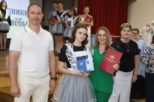 Иван Демченко поздравил выпускников Анапы