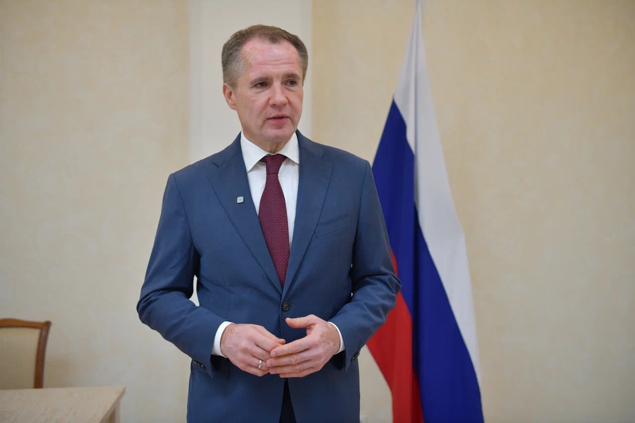 25 человек стали гражданами России в Посольстве РФ в Сухум