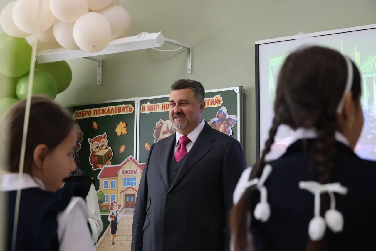 Фёдор Щукин рассказал школьникам Хасавюрта об учителе, повлиявшем на выбор его профессии