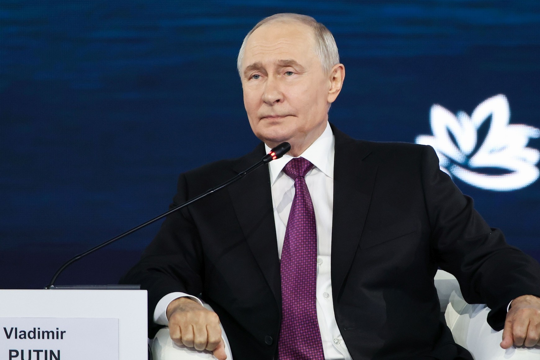 Путин исключил заморозку банковских вкладов россиян