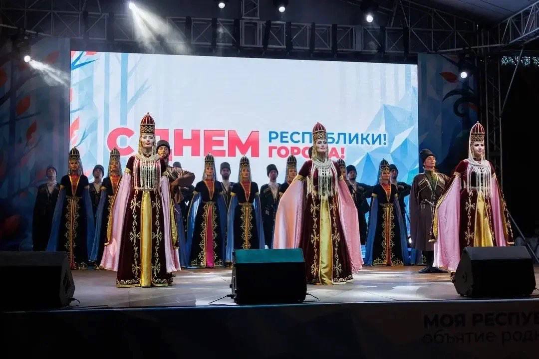 Темрезов поблагодарил жителей и службы за проведение Дня республики и Дня Черкесска