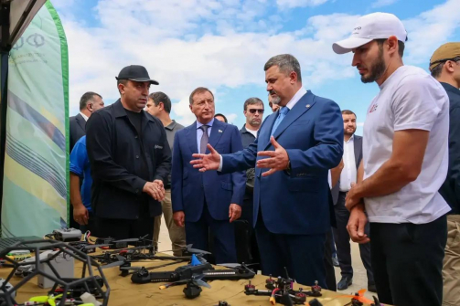 Участникам форума «Каспий» показали военно-историческую реконструкцию боев 1945 года