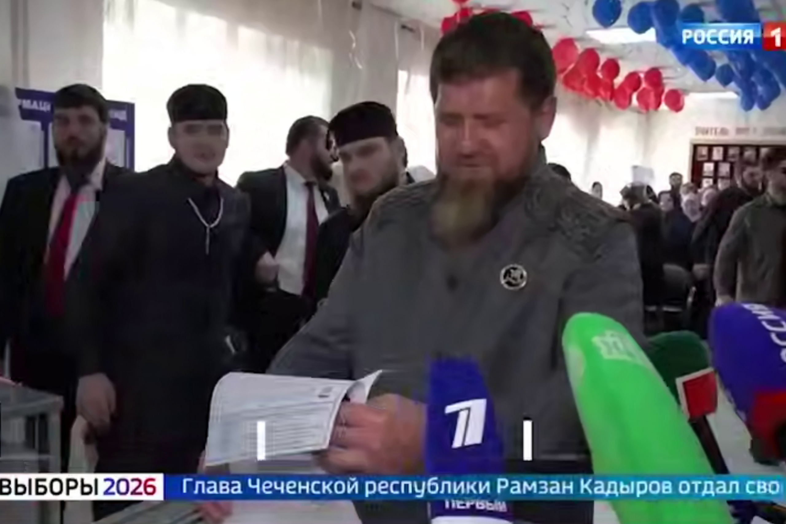 Кадыров проголосовал на выборах в родовом селении Ахмат-Юрт